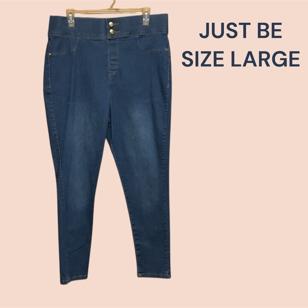 NWOT JUST BE PULL ON JEANS IN SIZE LARGE GREAT GIFT